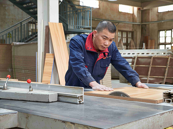 生產(chǎn)車(chē)間